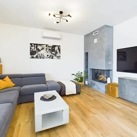 Apartment Gugioli Bambiol House For Family