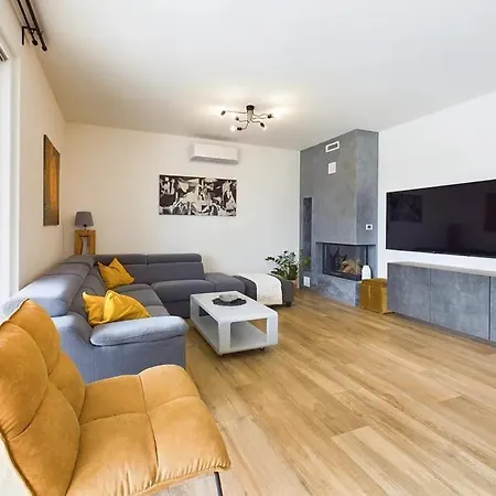 Apartment Gugioli Bambiol House For Family Poreč